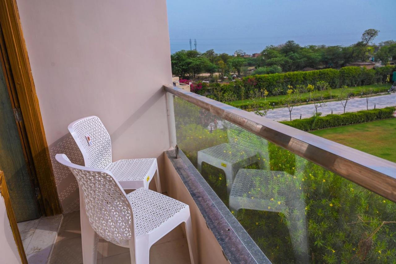 The Govindam Resort Vrindāvan エクステリア 写真